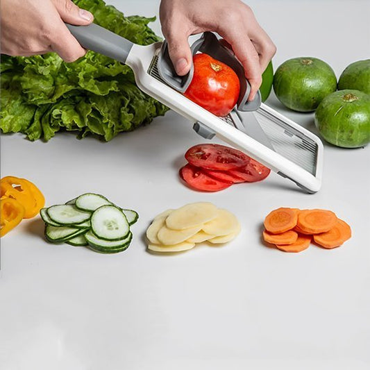 Peut-on couper une tomate avec une mandoline sans l’écraser ?