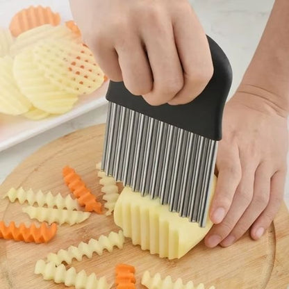 Coupe légume ondulé, utilisé pour préparer des légumes en tranches décoratives.