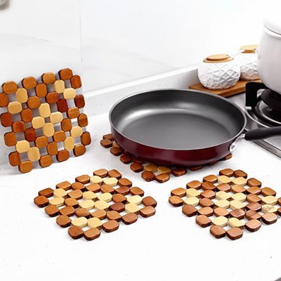Dessous‑de‑plat-en-bois-durable-parfait-pour-poser-casseroles-et-plats 