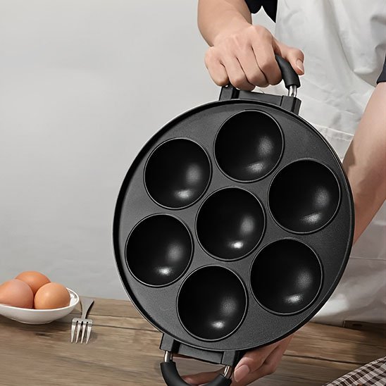 Moule à gâteau multi‑cavités avec couvercle en verre, adapté pour des cuissons homogènes et rapides.