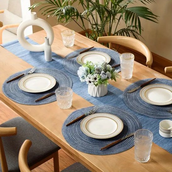 Set de table rond utilisé pour disposer une assiette de dessert.