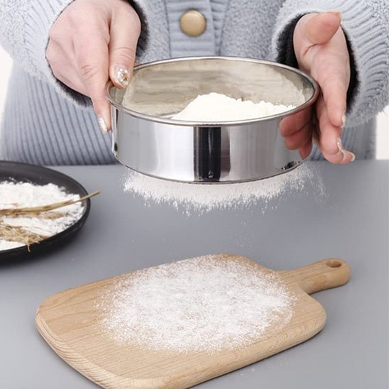 tamis_utilise_pour_tamiser_la_farine